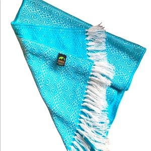 Manga Alpaca/acrylic Fair Trade Imports Scarf/ Wrap/Pashmina. Aqua and white.